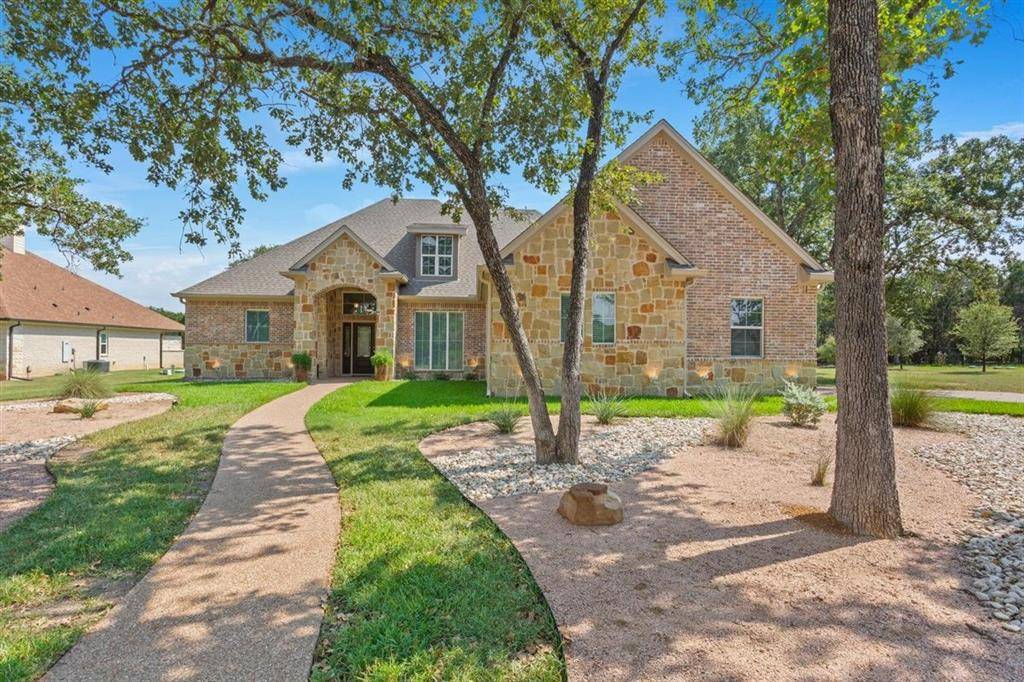 1092 Century Oaks Drive, China Spring, TX 76633