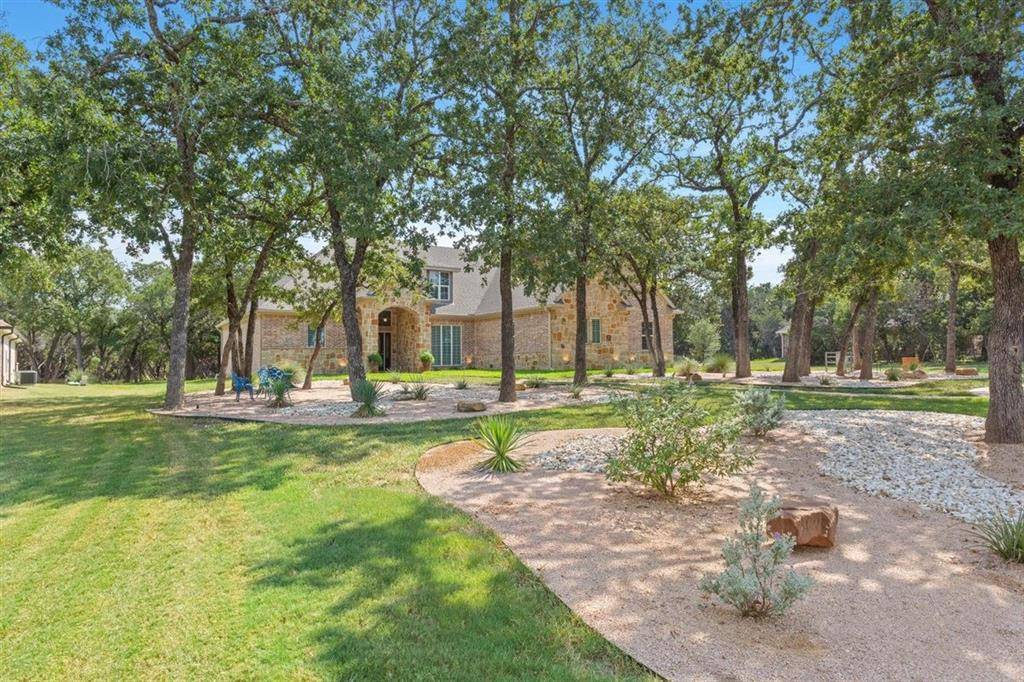 1092 Century Oaks Drive, China Spring, TX 76633