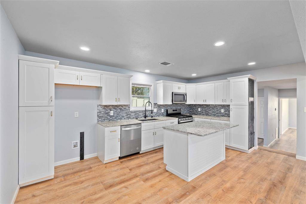 403 5th Street, Blanket, TX 76432