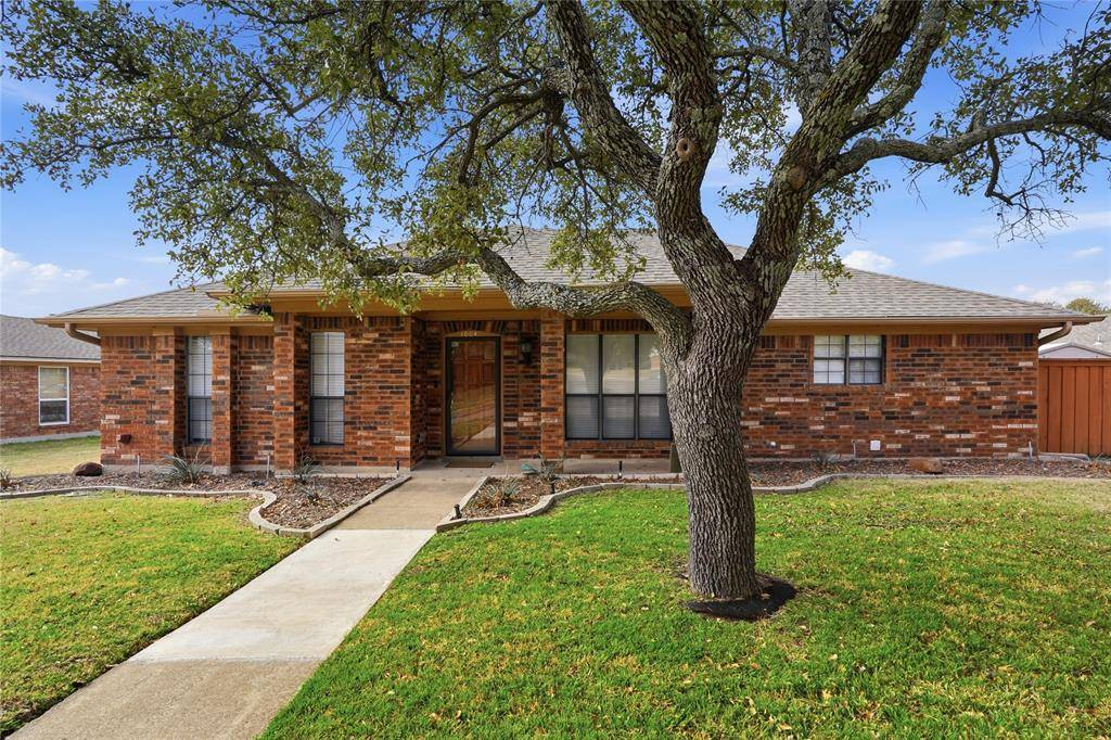 1004 Ledgemont Drive, Plano, TX 75025