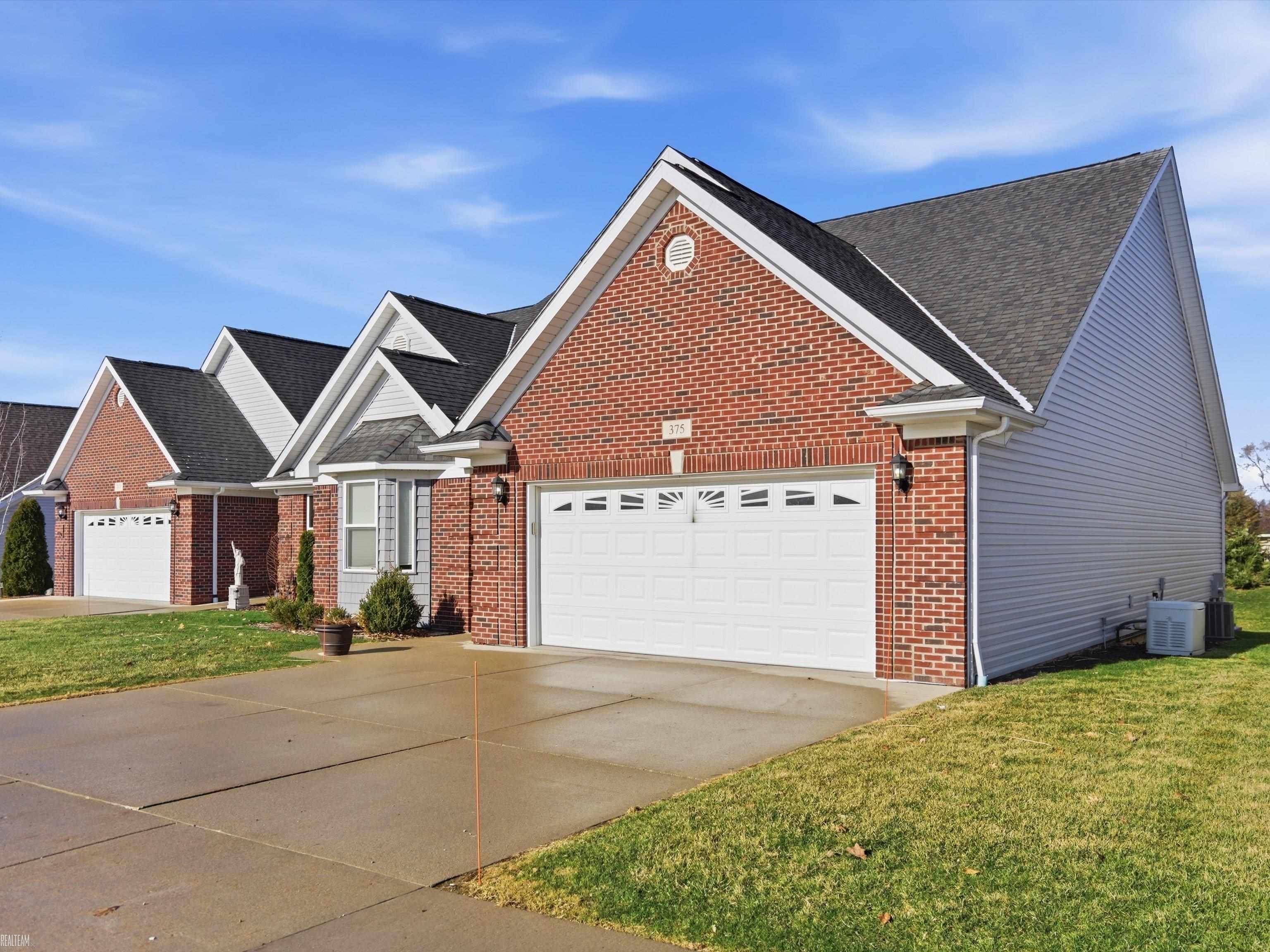 375 Devonshire DR, Lapeer, MI 48446