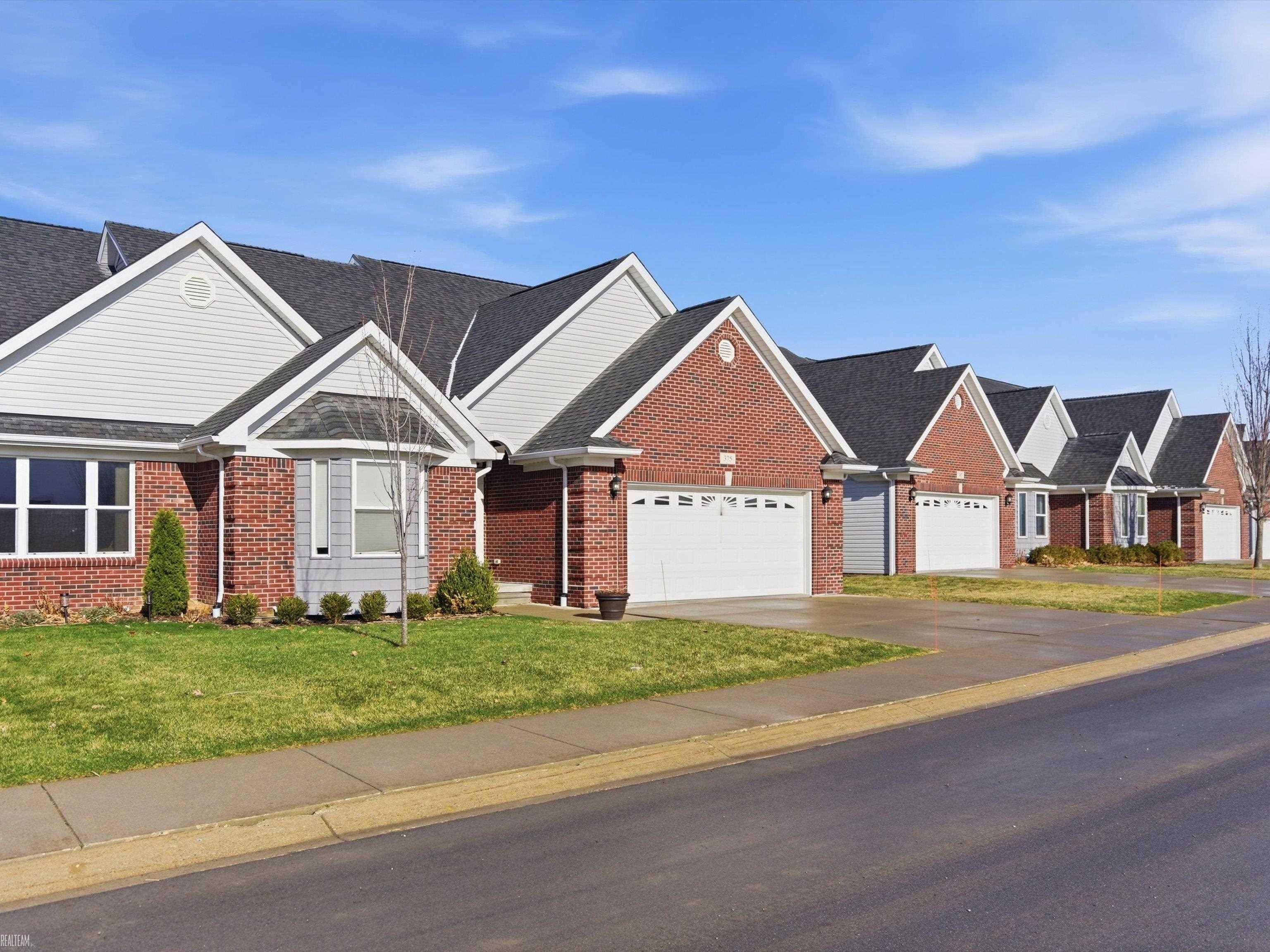 375 Devonshire DR, Lapeer, MI 48446