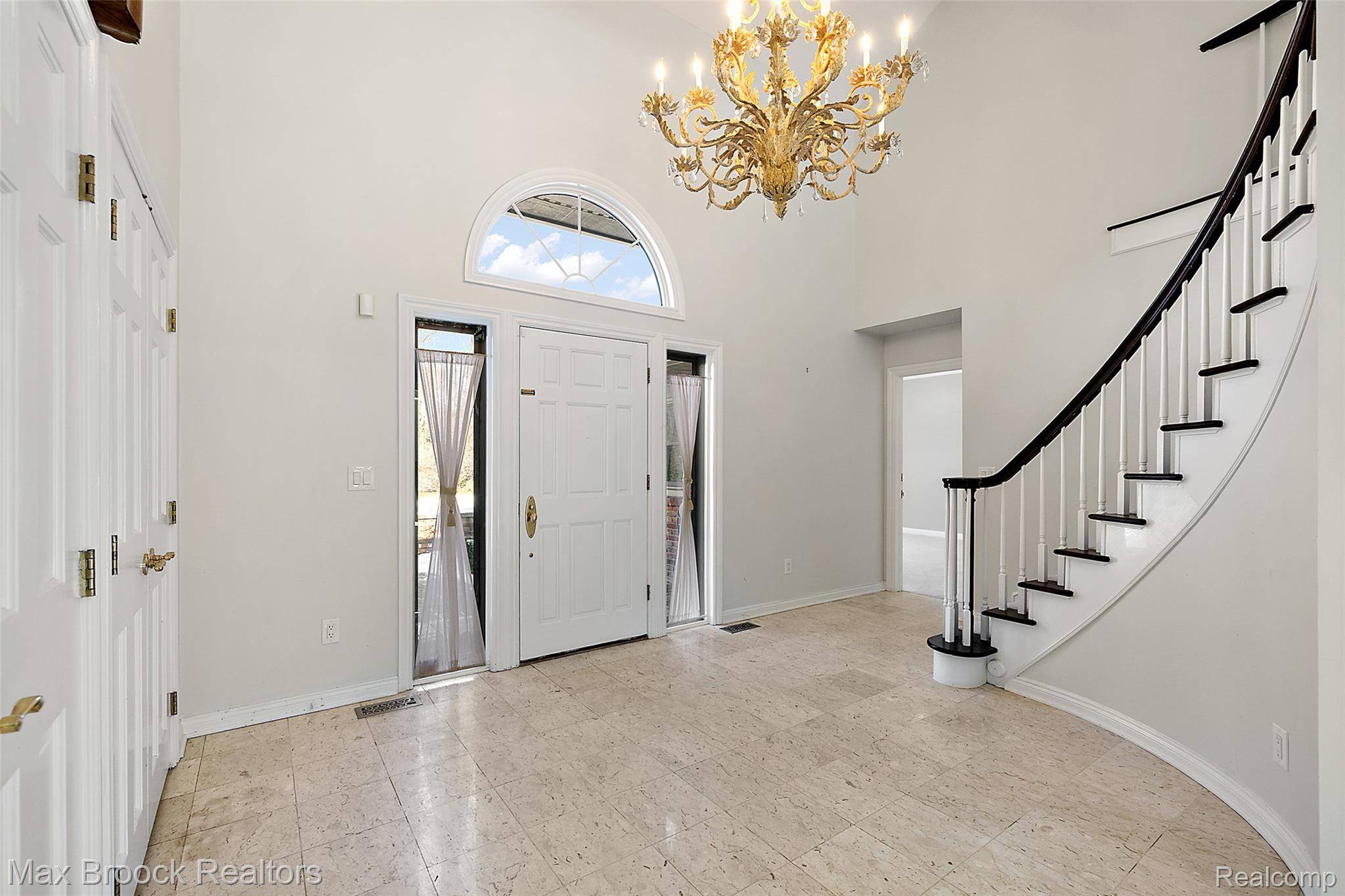 3673 York CT, Bloomfield Charter Township, MI 48301