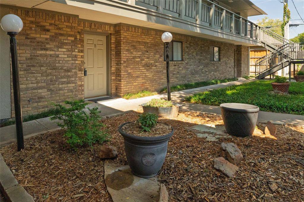 4920 Byers Avenue #B, Fort Worth, TX 76107