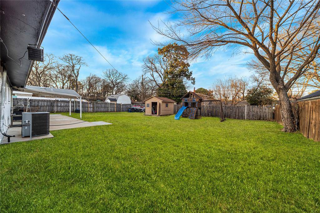 1805 W Sanford Street, Arlington, TX 76012