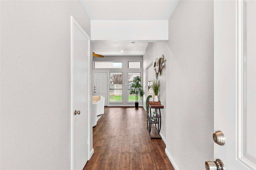 6410 Running Creek Drive, Arlington, TX 76001