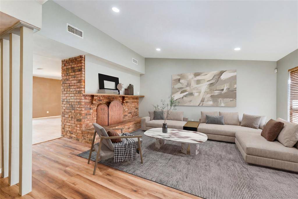 6611 Greenspring Drive, Arlington, TX 76016