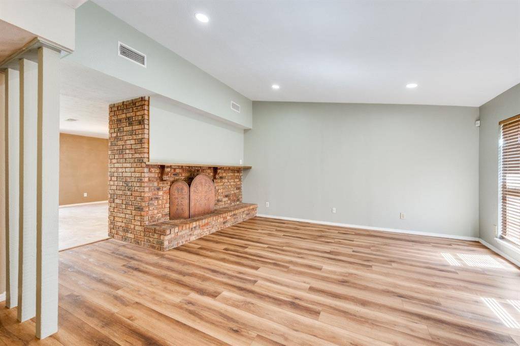 6611 Greenspring Drive, Arlington, TX 76016