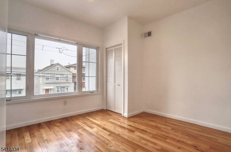 345 N 2Nd St, East Newark Boro, NJ 07029