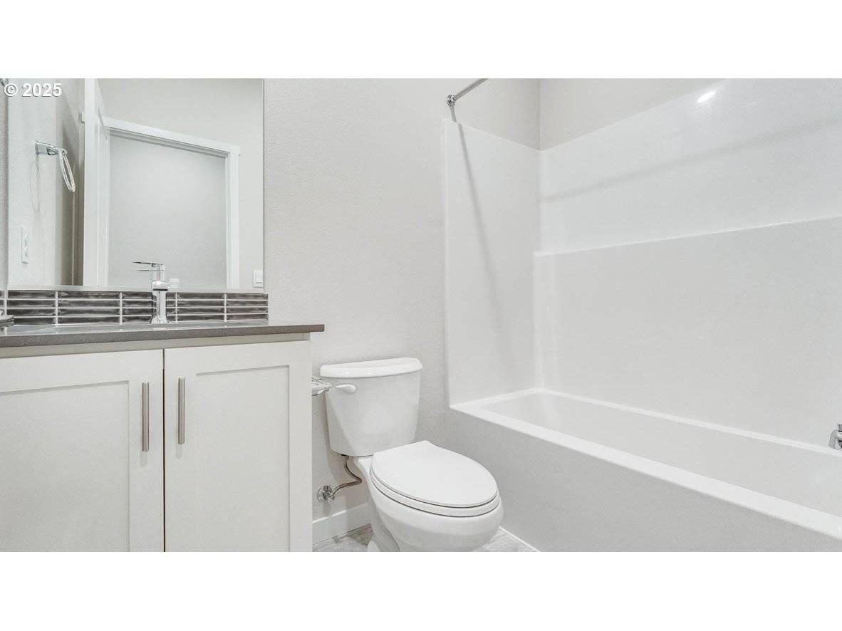 9463 SE Crystal Rose ST, Happy Valley, OR 97086