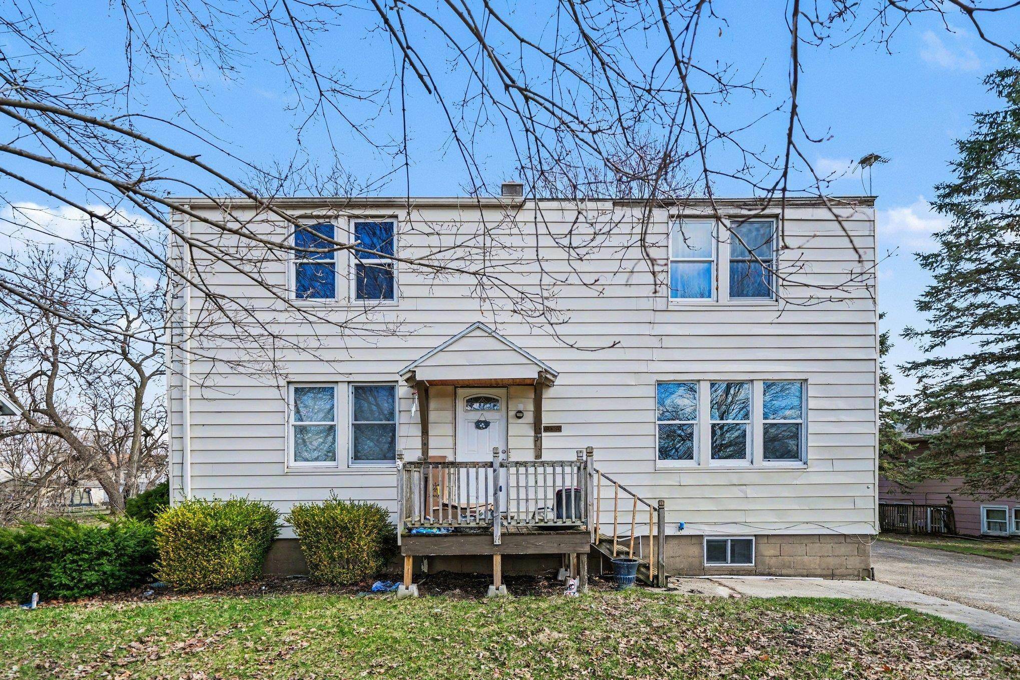 123 S Cayuga ST, Buchanan, MI 49107