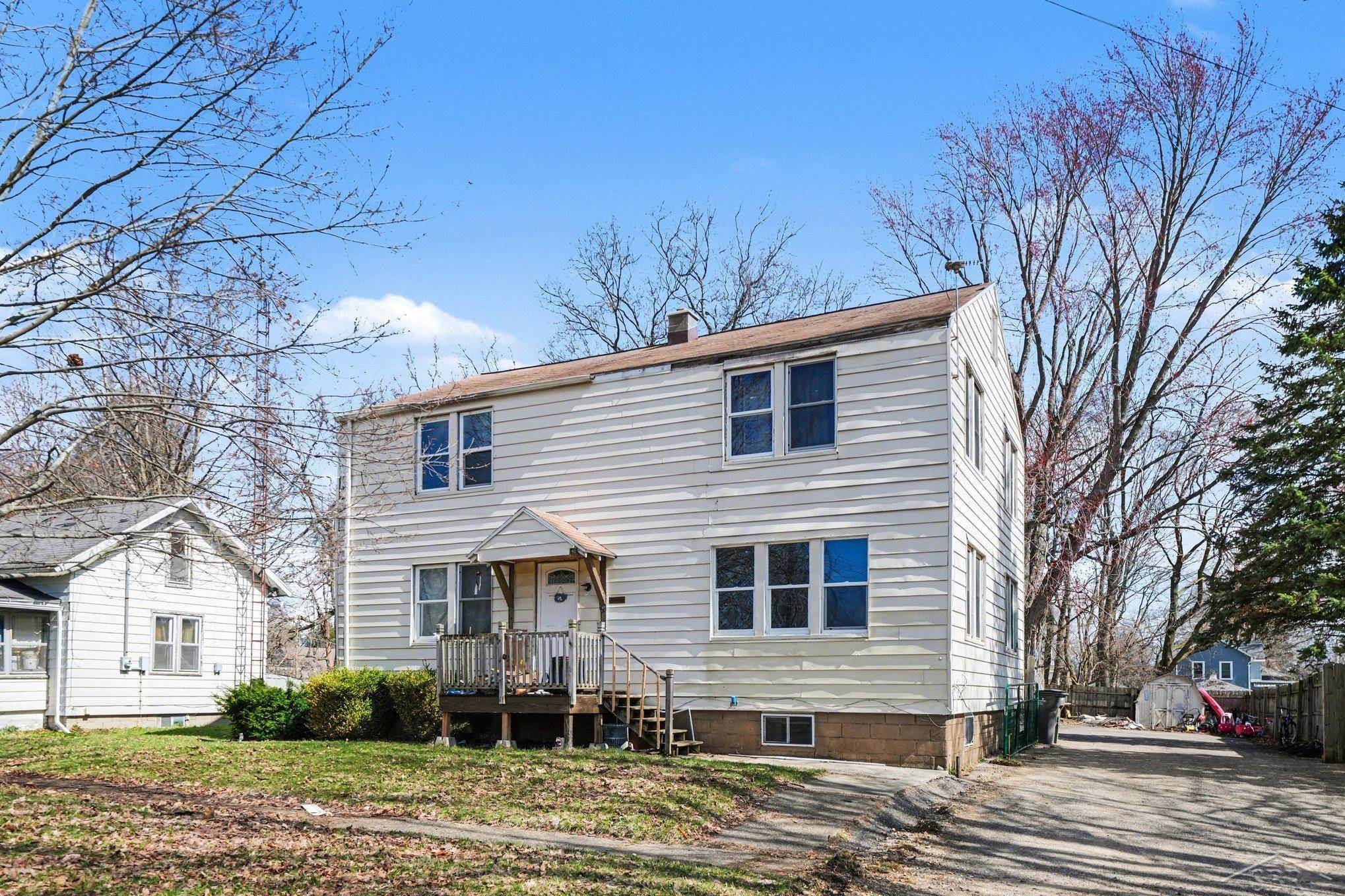 123 S Cayuga ST, Buchanan, MI 49107