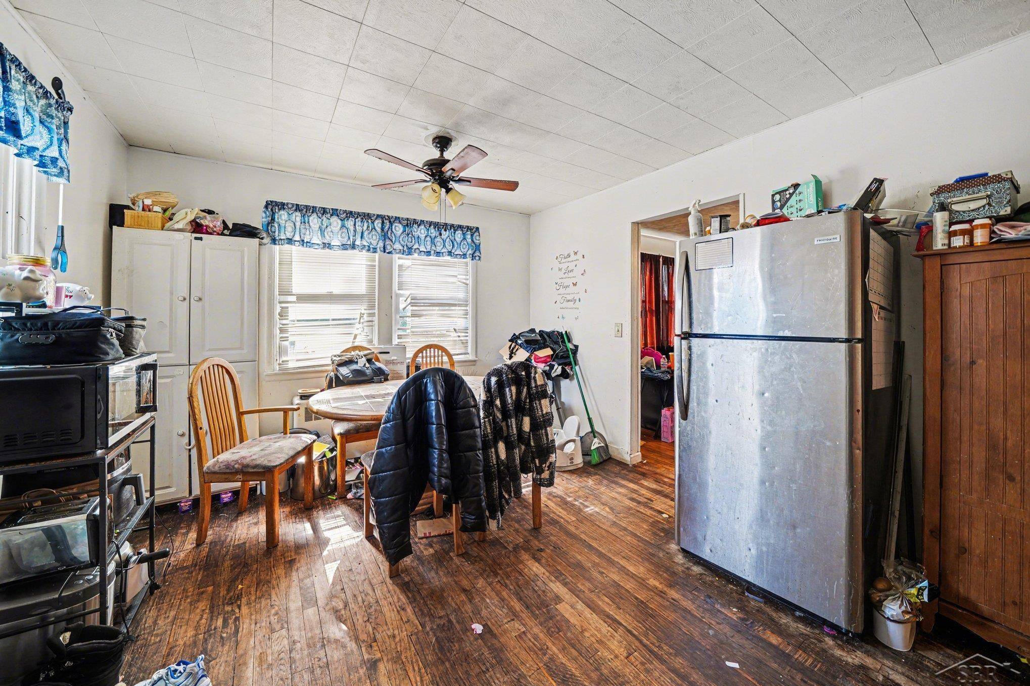 123 S Cayuga ST, Buchanan, MI 49107