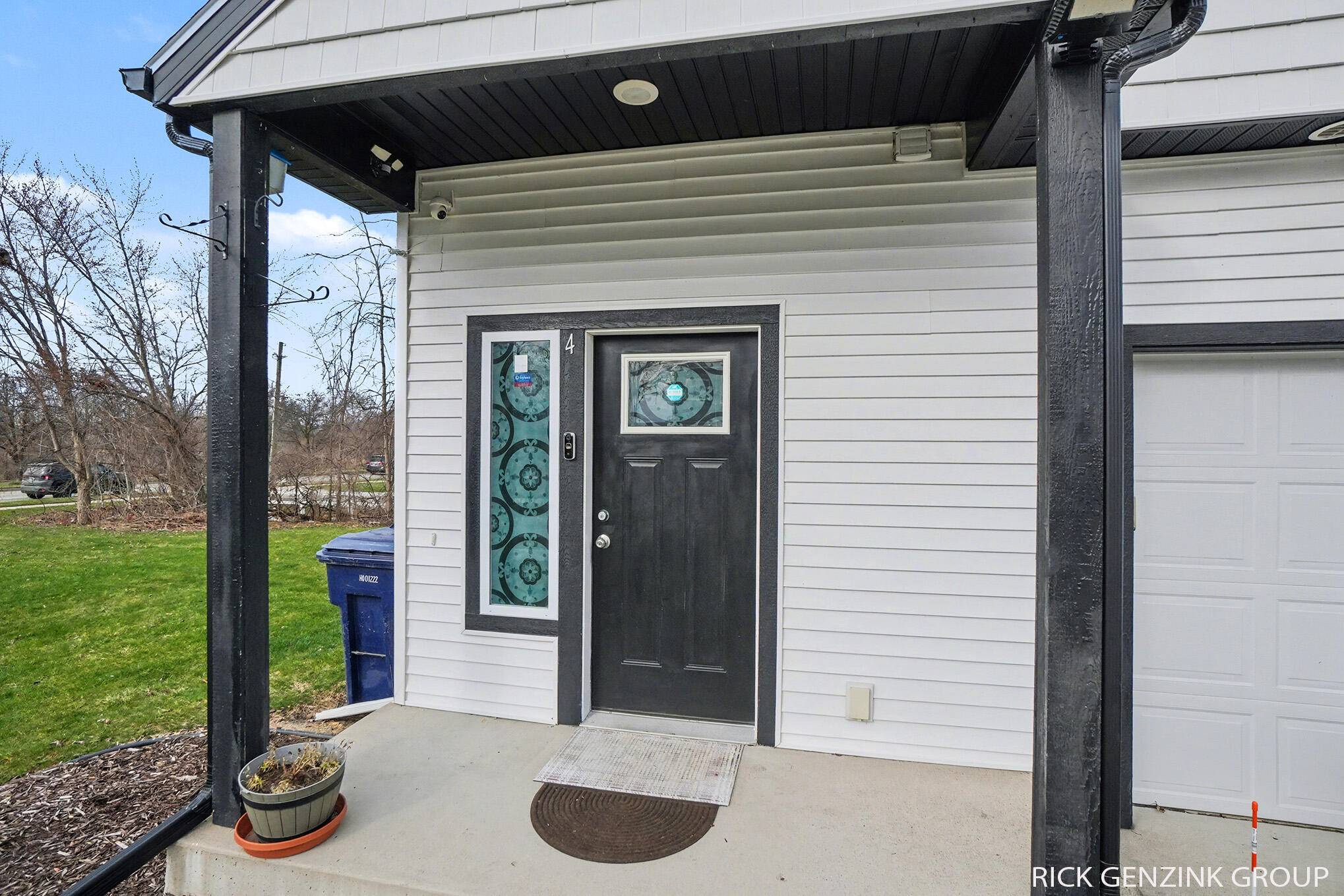 392 Harbor Town CT #4, Holland City, MI 49423