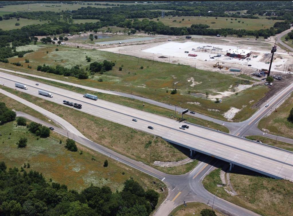 566 I-35e S, Milford, TX 76670
