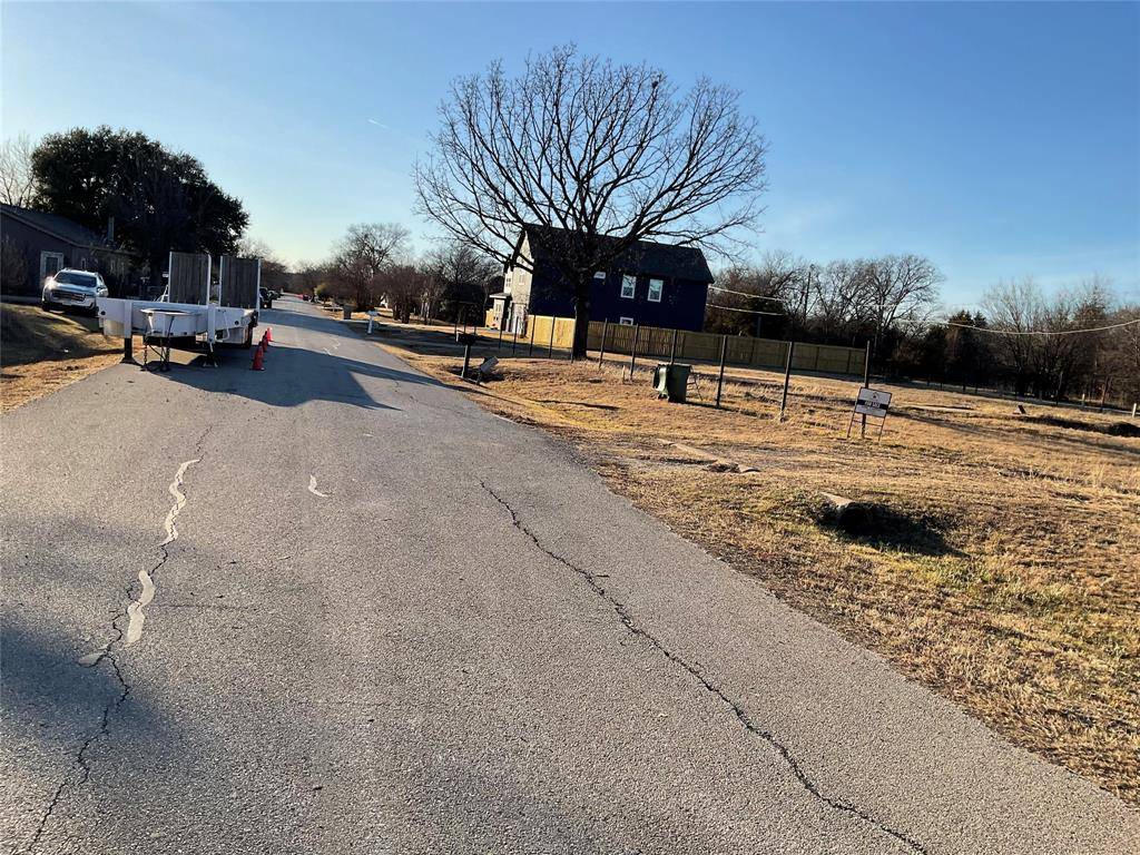 1111 Bell Street, Arlington, TX 76001