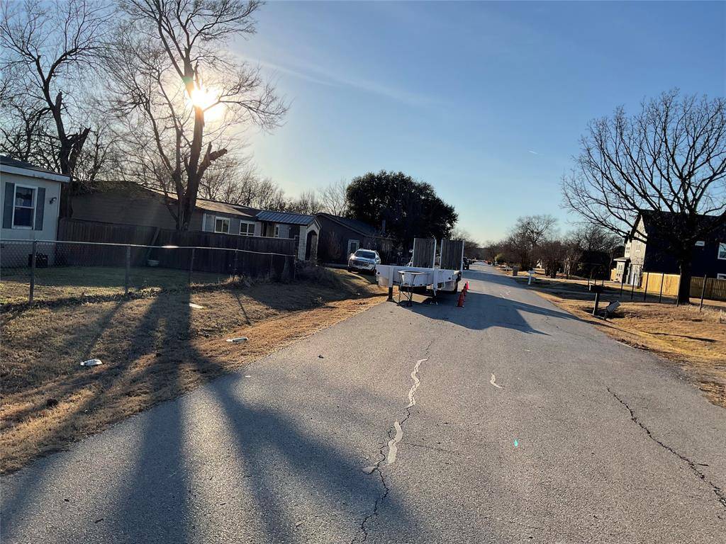 1111 Bell Street, Arlington, TX 76001