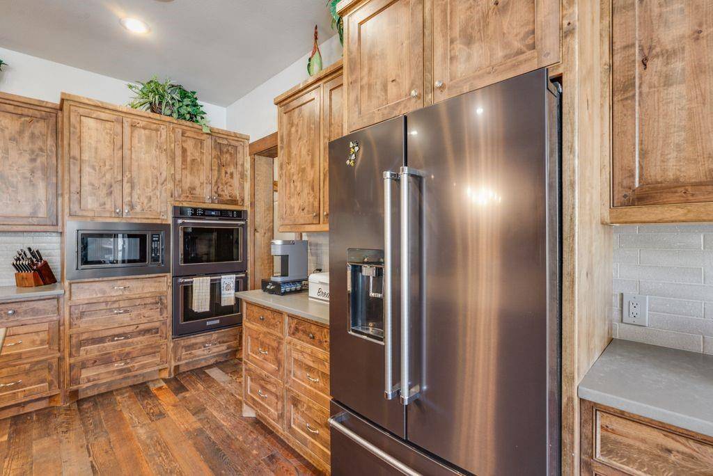 7831 Clark Court, Red Oak, TX 75154