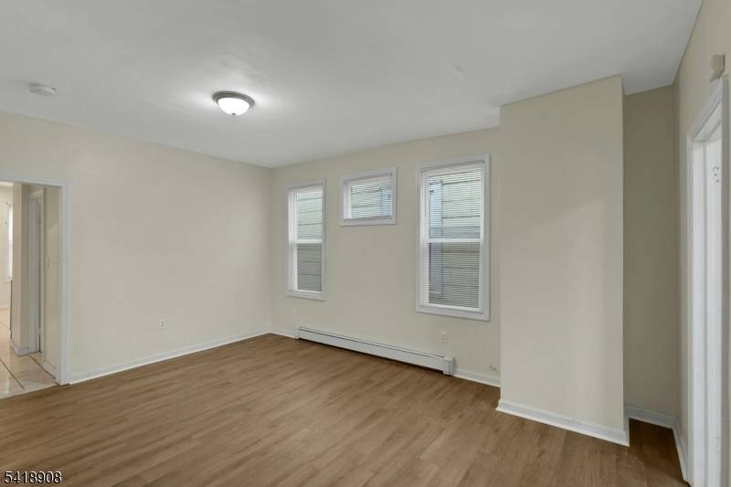 496 21St St, Apt 2 #2, Irvington Twp., NJ 07111