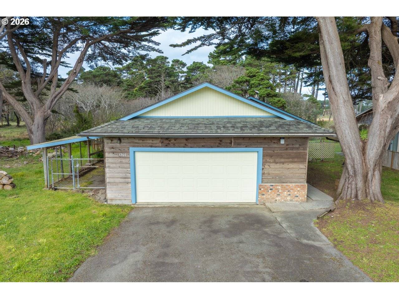 1260 JACKSON AVE SW, Bandon, OR 97411