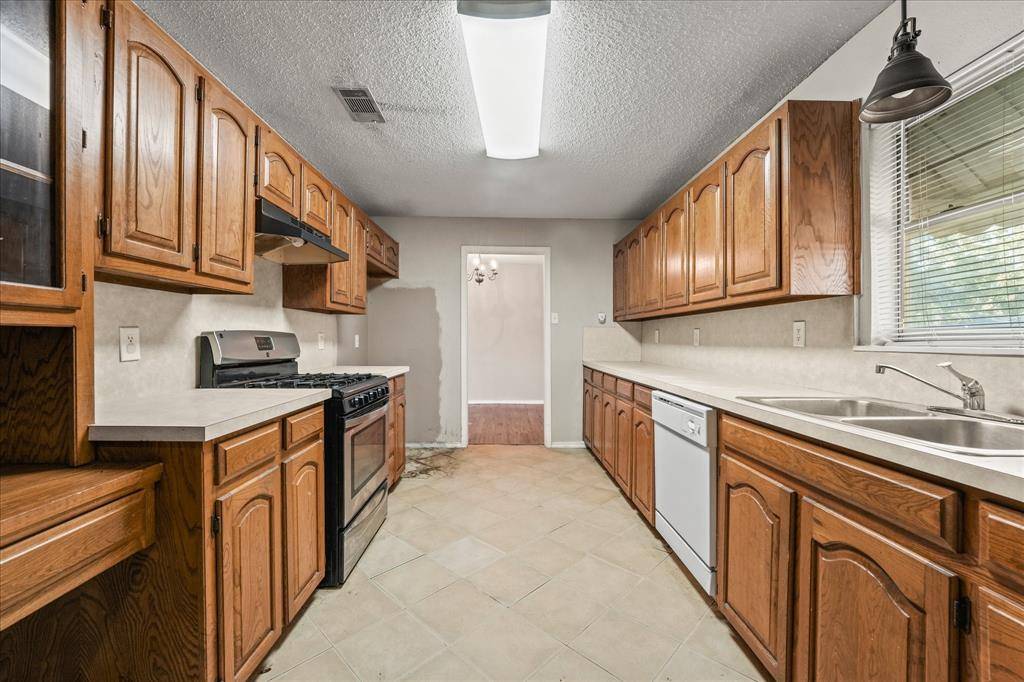 805 Mulkey Lane, Denton, TX 76209