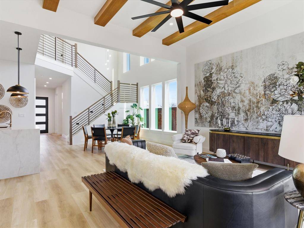 916 E Louisiana Drive, Dallas, TX 75216