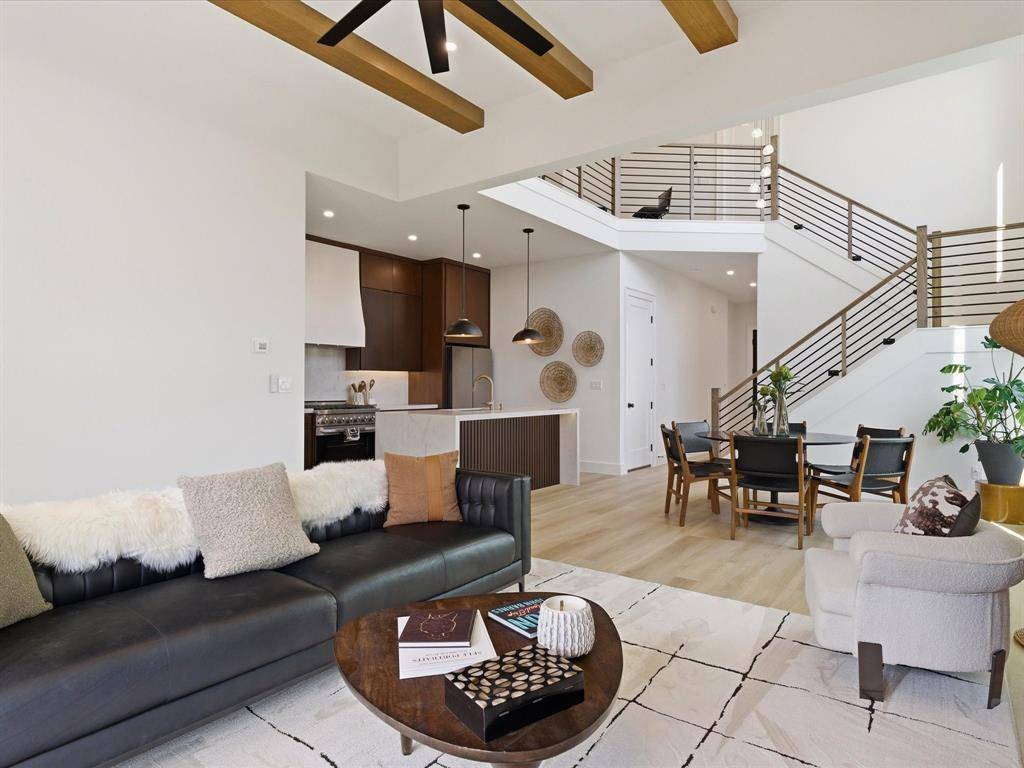 916 E Louisiana Drive, Dallas, TX 75216