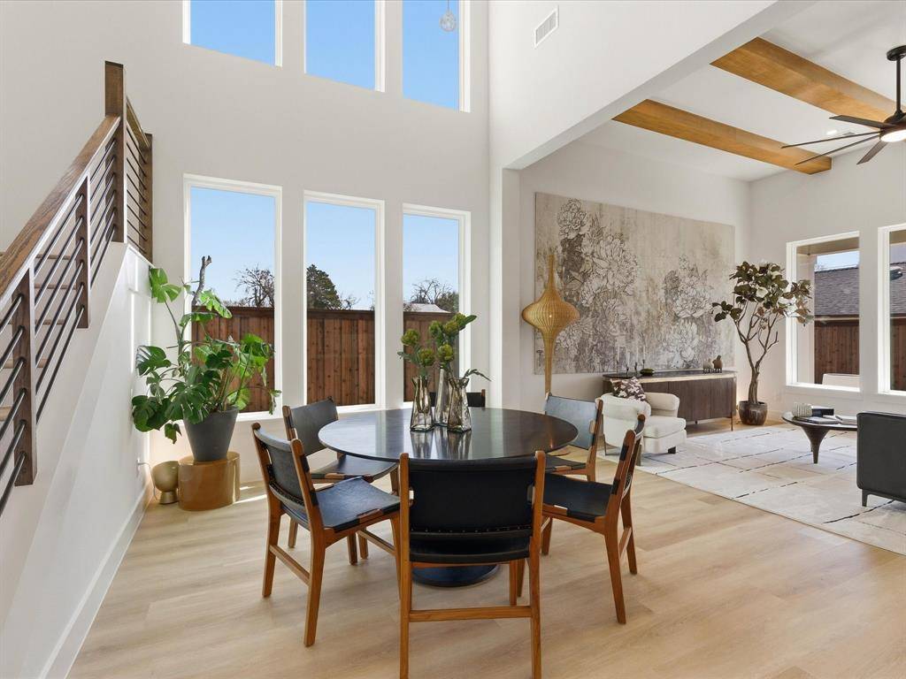 916 E Louisiana Drive, Dallas, TX 75216