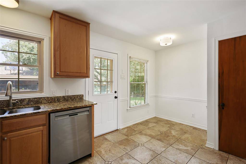 6561 Axton Lane, Dallas, TX 75214