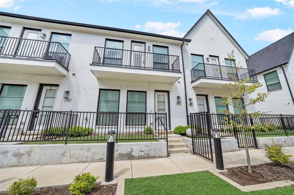 130 Garden Court W, Arlington, TX 76013