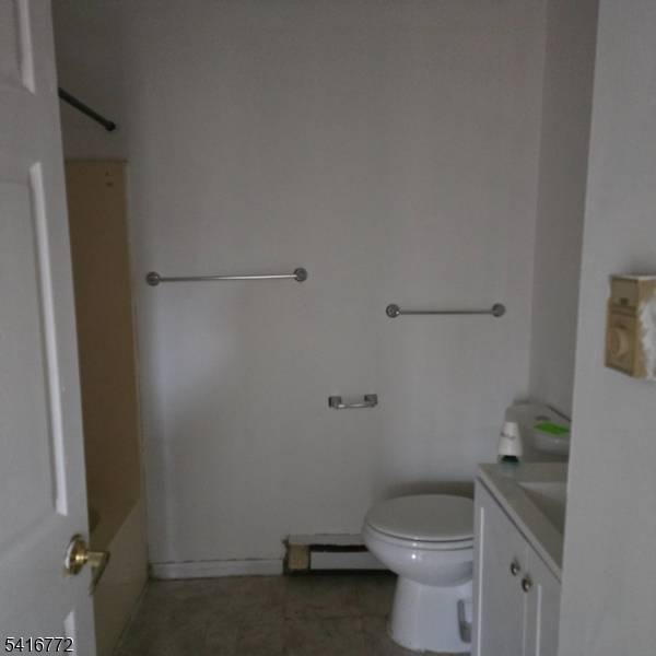 107 Chatfield Dr, Pequannock Twp., NJ 07444