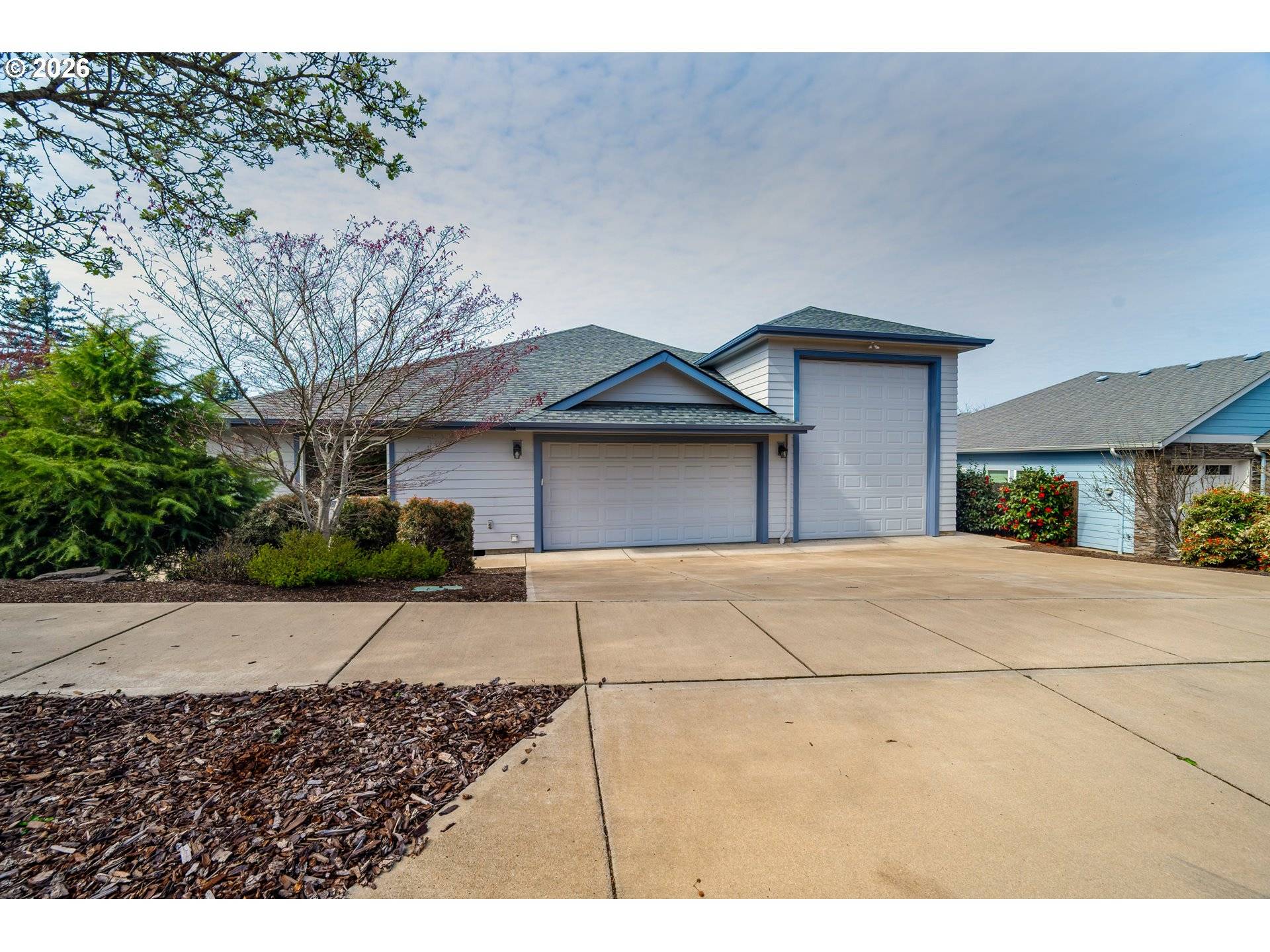 1115 SKOOKUM DR, Silverton, OR 97381