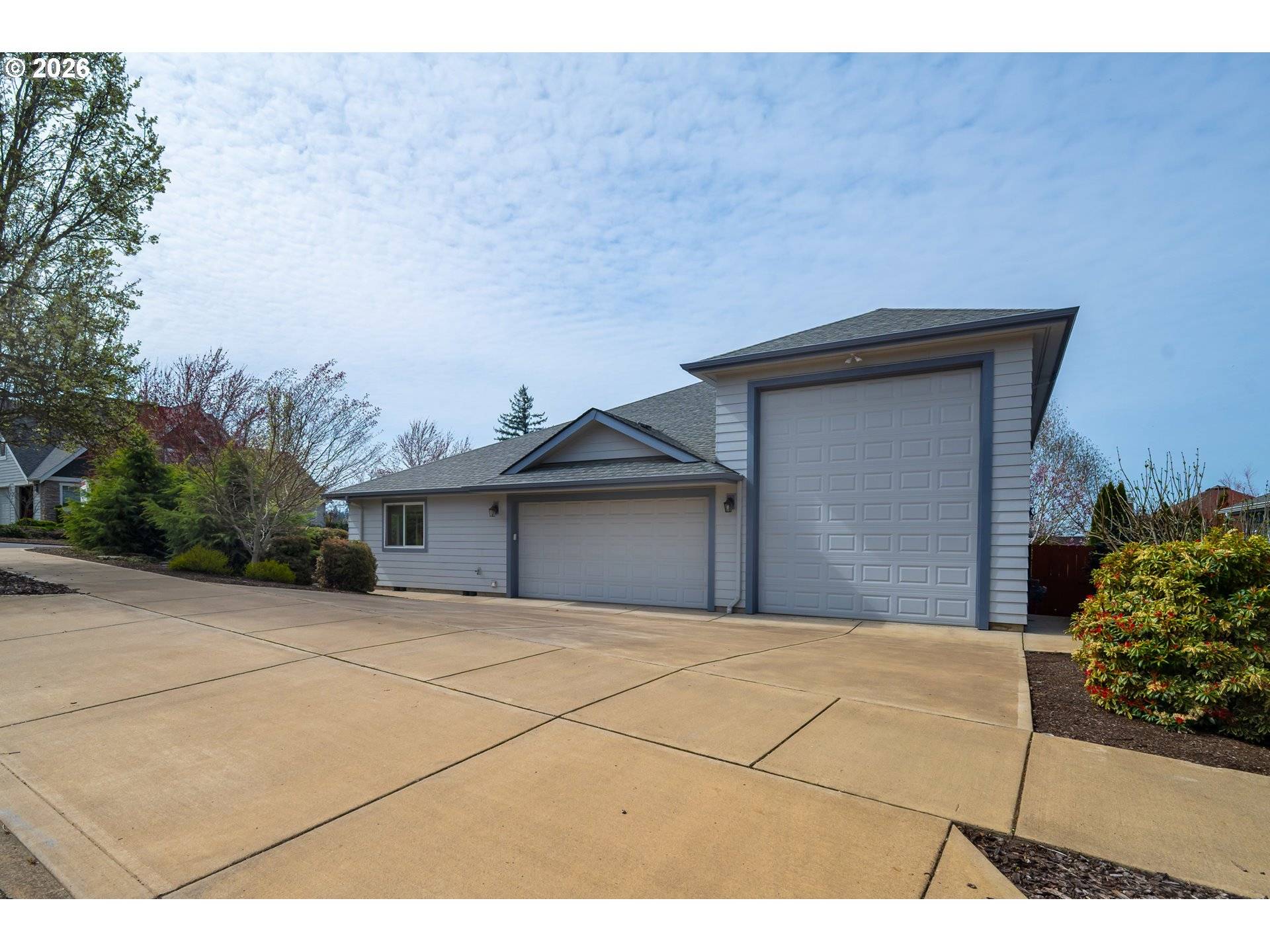 1115 SKOOKUM DR, Silverton, OR 97381