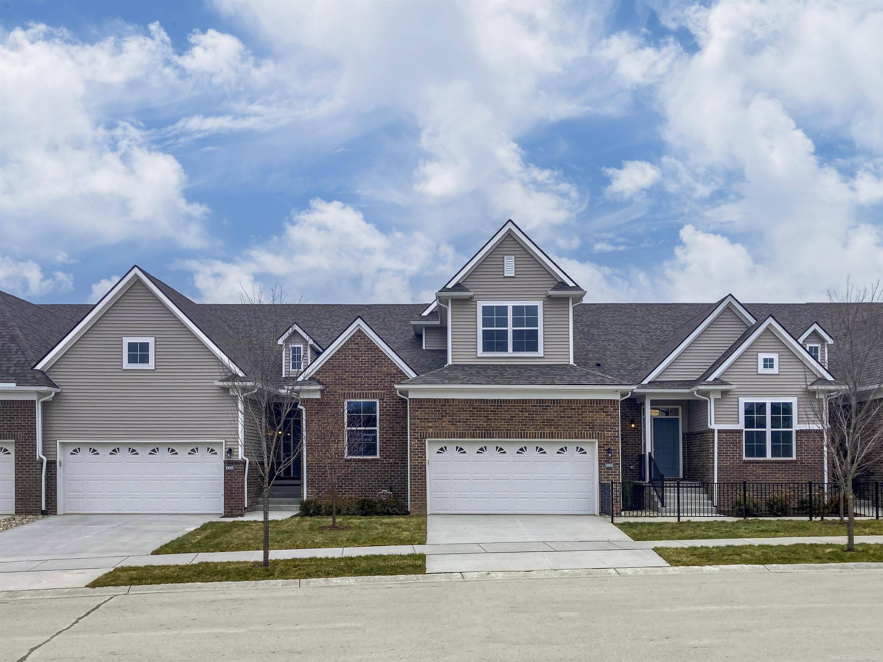 2270 Chase DR, Hartland Twp, MI 48855