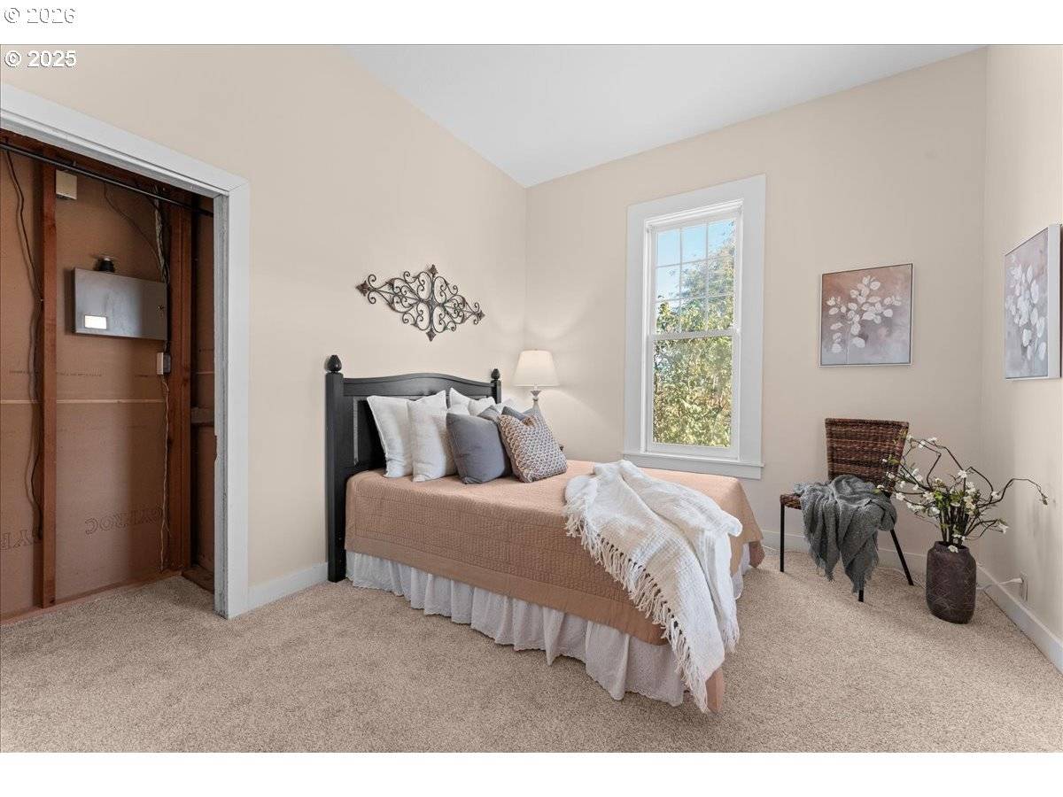 36175 S HIGHWAY 213, Molalla, OR 97038