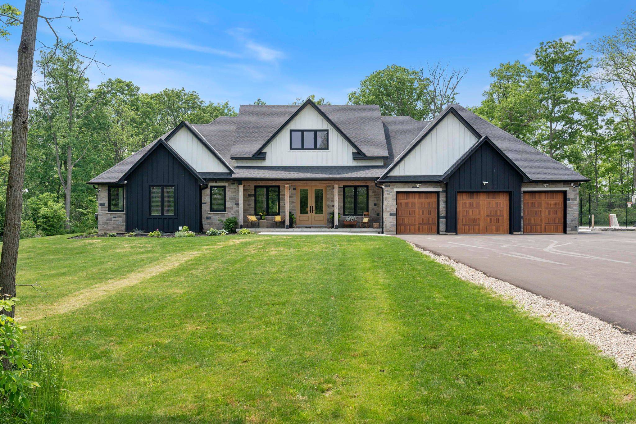 11 Cockshutt RD, Brant, ON N3T 5L6