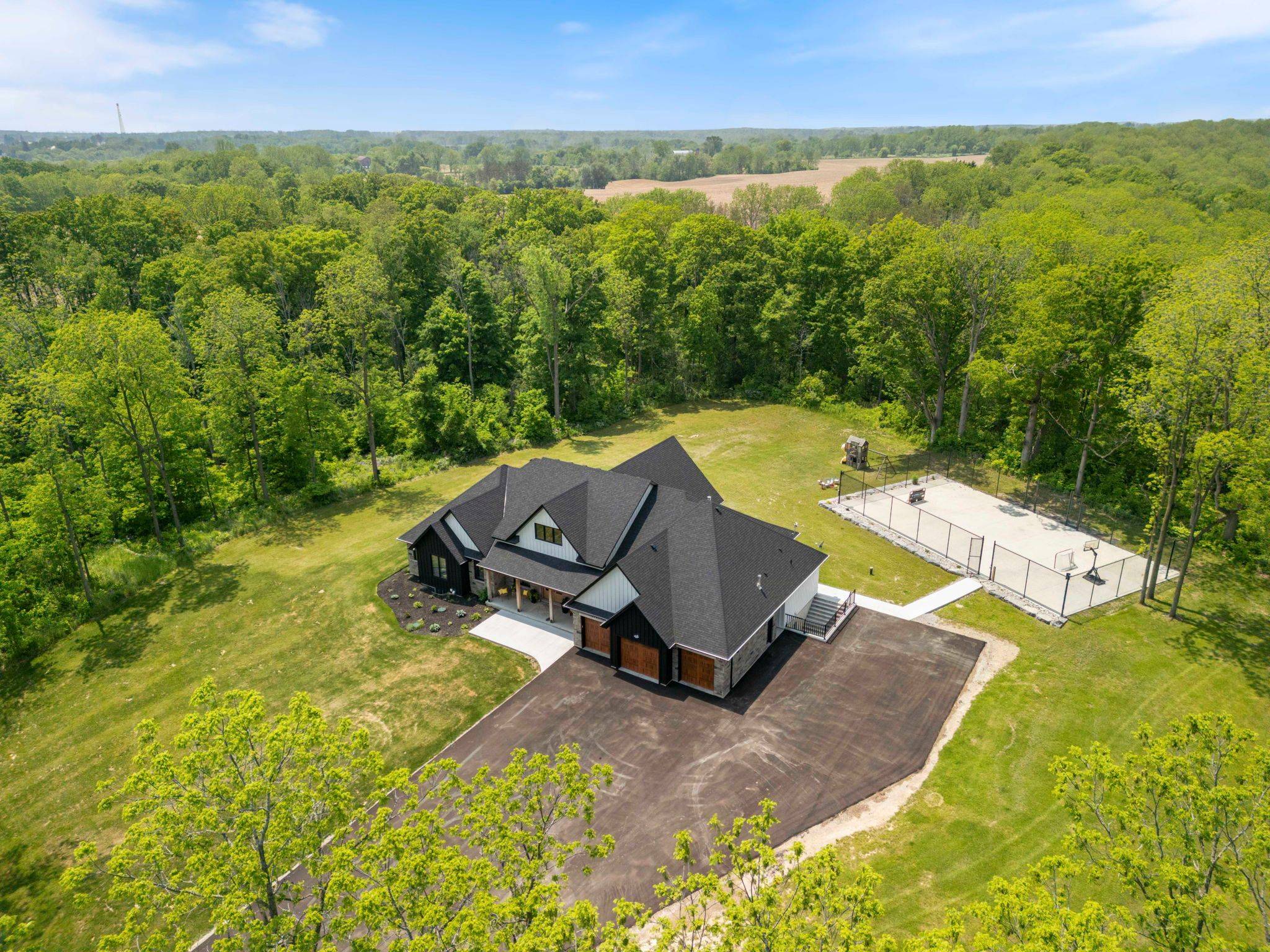 11 Cockshutt RD, Brant, ON N3T 5L6