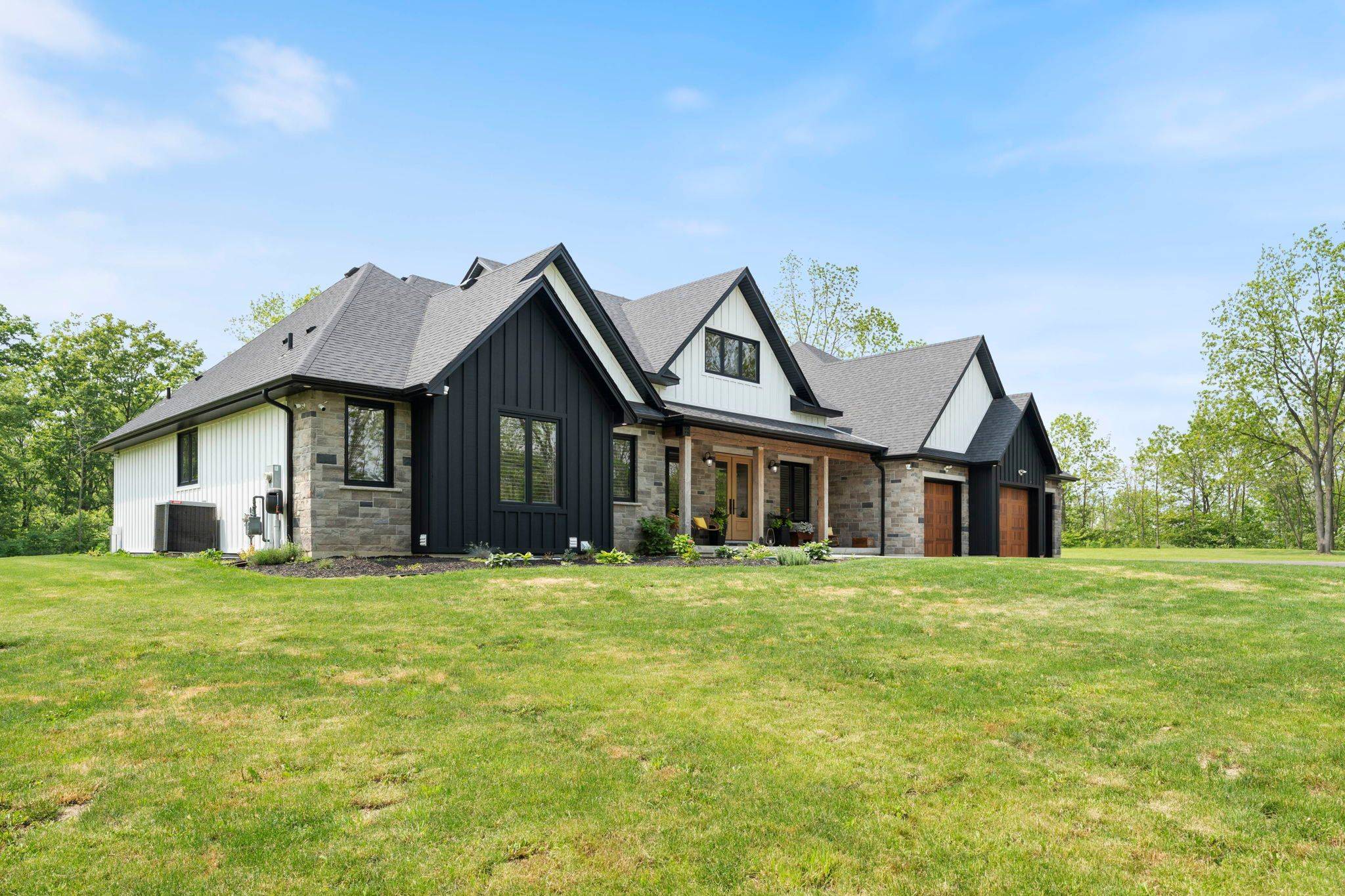 11 Cockshutt RD, Brant, ON N3T 5L6