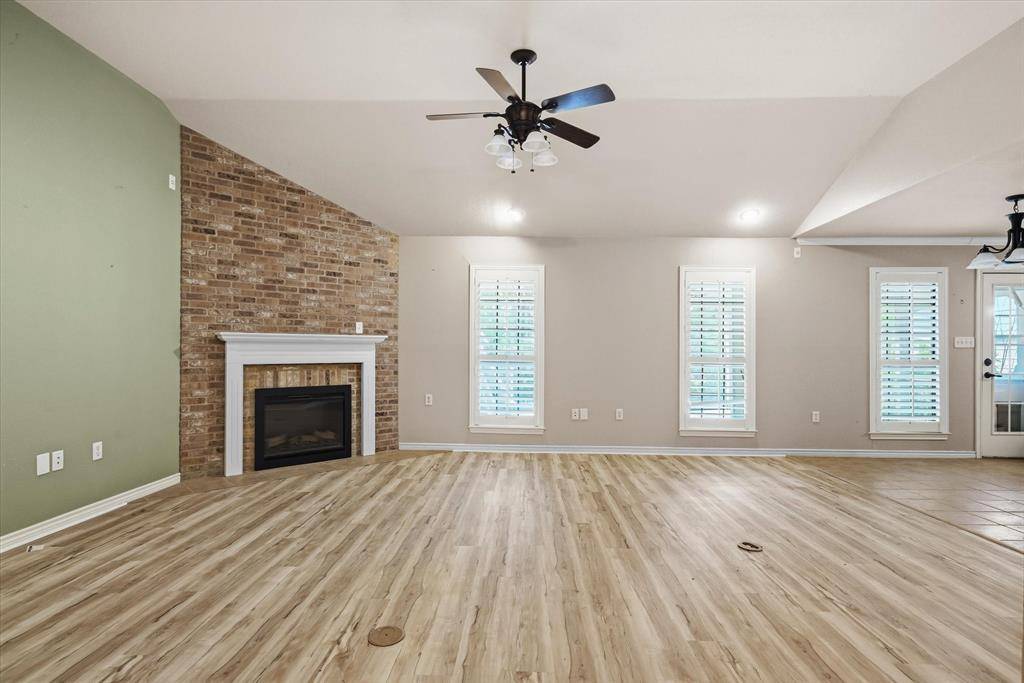 190 Westshore Drive, Wills Point, TX 75169