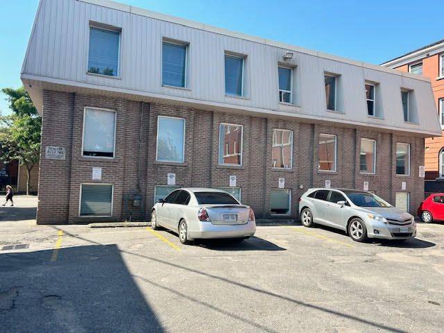 10 Peter ST N #101, Orillia, ON L3V 4Y7