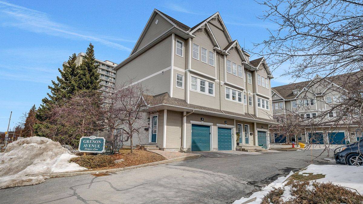825 Grenon AVE #3, Britannia Heights - Queensway Terrace N And Area, ON K2B 6G1