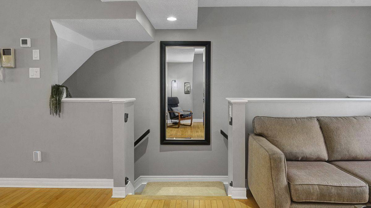 825 Grenon AVE #3, Britannia Heights - Queensway Terrace N And Area, ON K2B 6G1