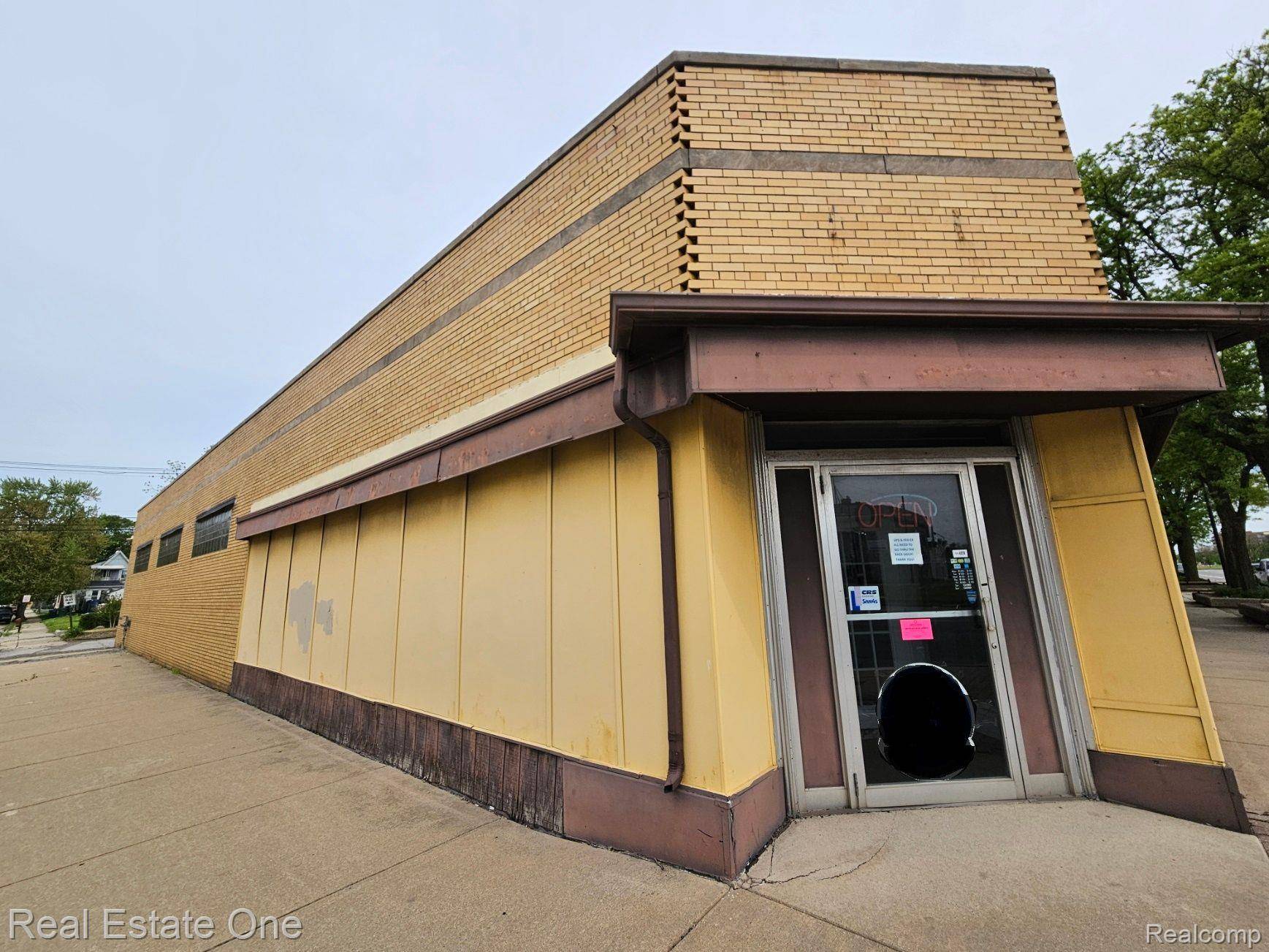 1586 FORT ST, Lincoln Park, MI 48146