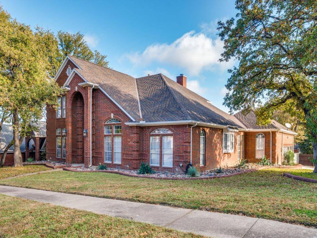 3001 Forestwood Drive, Arlington, TX 76006