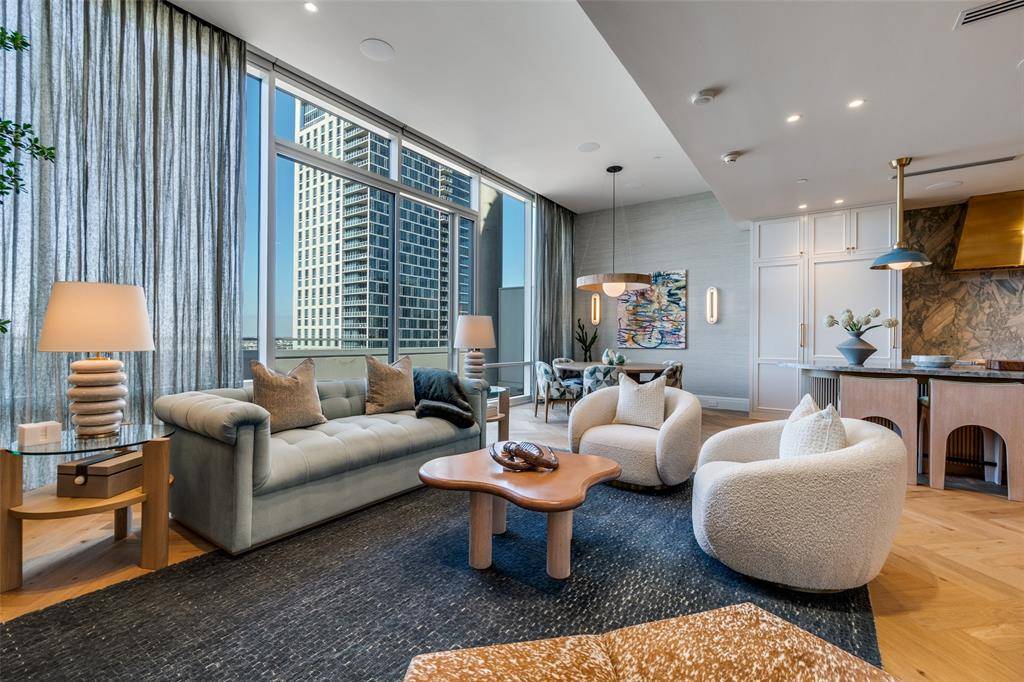 2408 Victory Park Lane #1442, Dallas, TX 75219