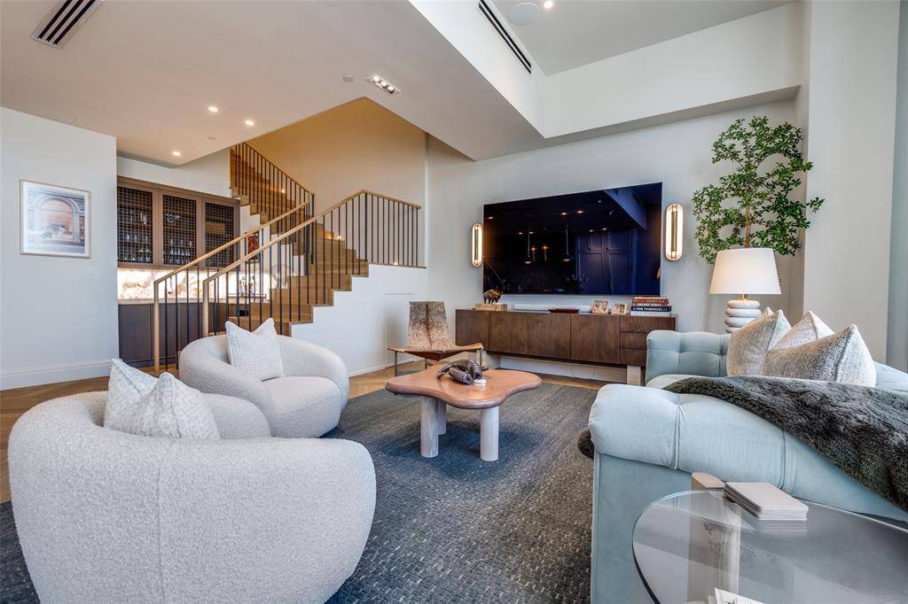 2408 Victory Park Lane #1442, Dallas, TX 75219