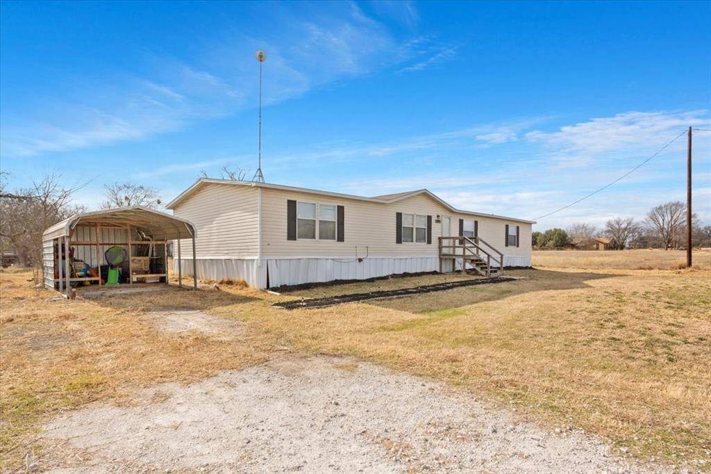 247 N Lake Street, Axtell, TX 76624