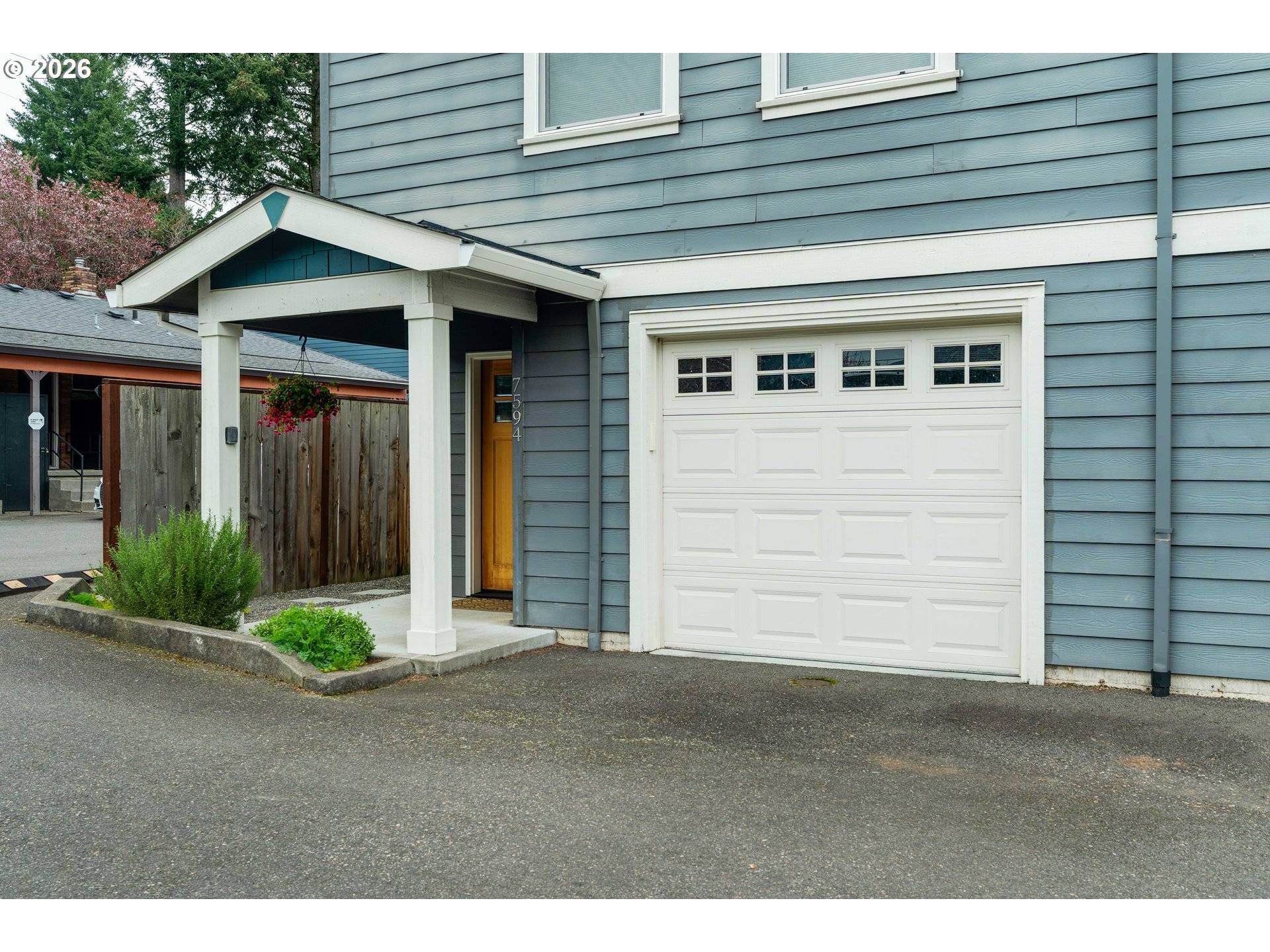 7594 SE DIVISION ST, Portland, OR 97206