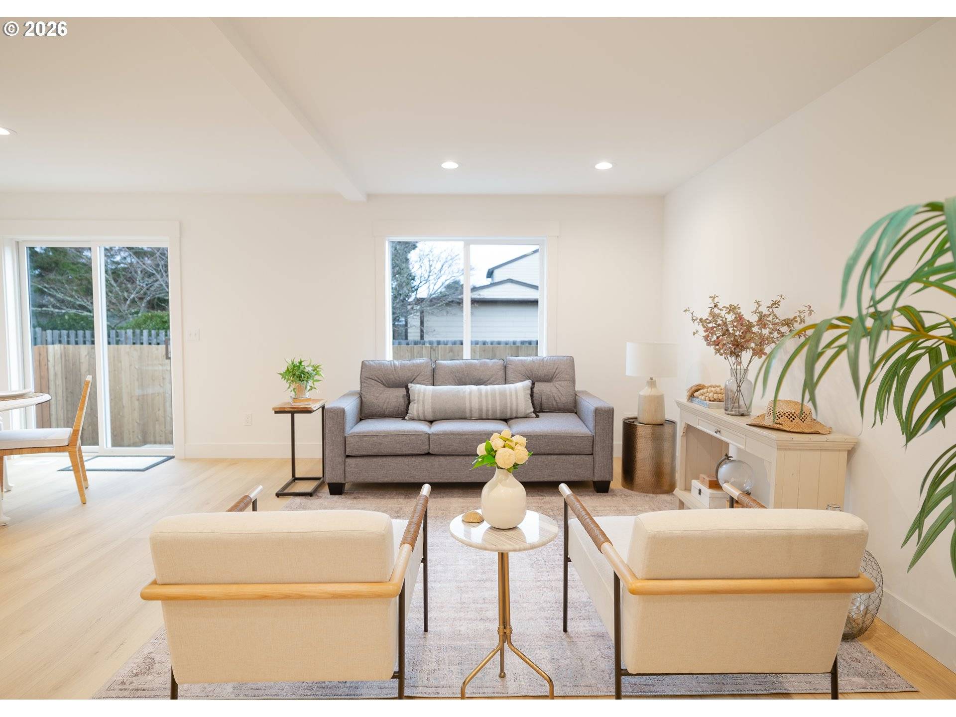 944 H AVE, Seaside, OR 97138