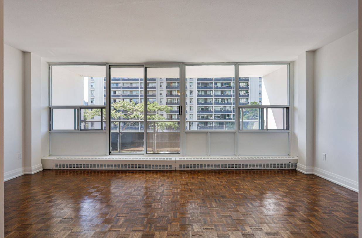 70 Cambridge AVE #20, Toronto E03, ON M4K 2L5